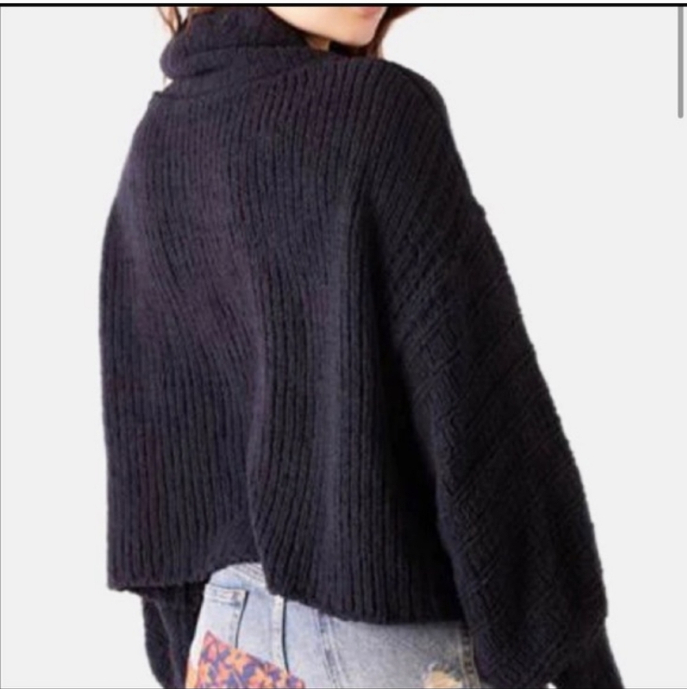 Free People Be Yours Cowl Neck Sweater Size Medium - Picture 2 of 8